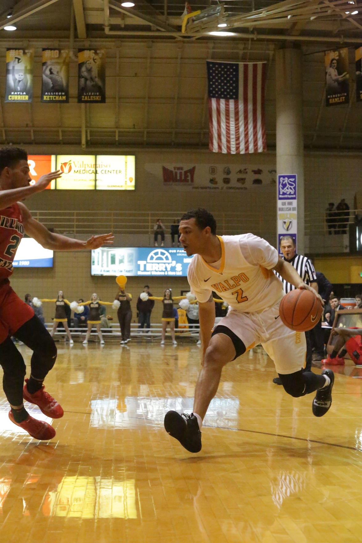 Valparaiso University beats Illinois State in men's basketball